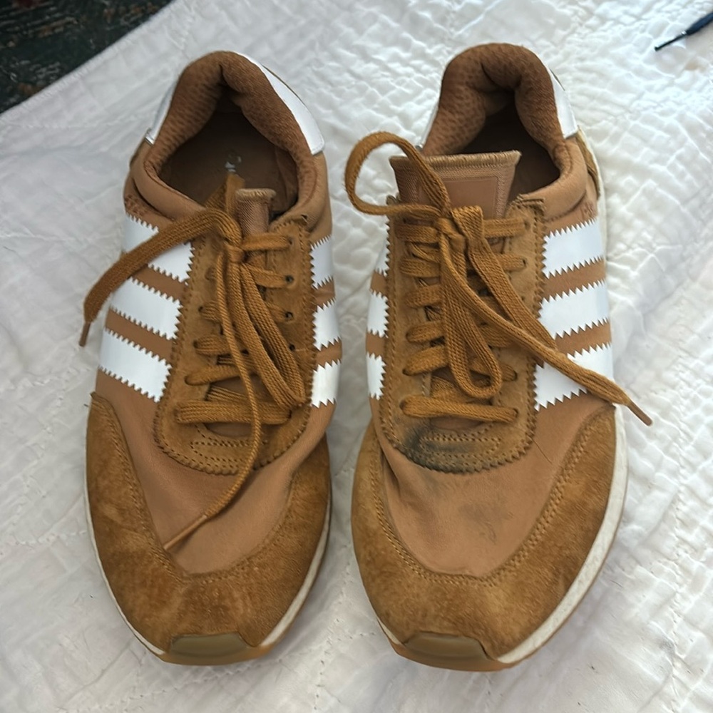 Adidas I-5923 Mesa 2018 size 9.5 suede tan/white